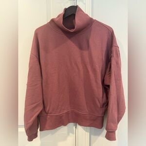 ALO Yoga Hazy Mock Neck Pullover in Smoky Quartz size S